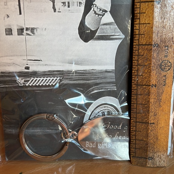 Silver Engraved Keychain - Good Girls - Picture 5 of 5